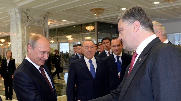 Порошенко двічі розмовляв з Путіним із приводу боїв під Авдіївкою