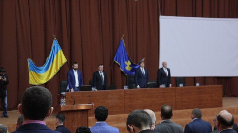 Гройсман збільшив зарплату голові облради Біленькому до майже президентської