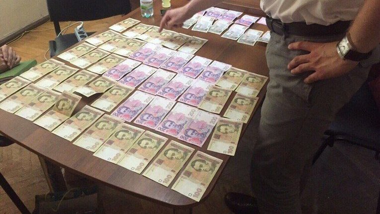 Начальника Подільського райвідділу поліції Полтави затримали на хабарі