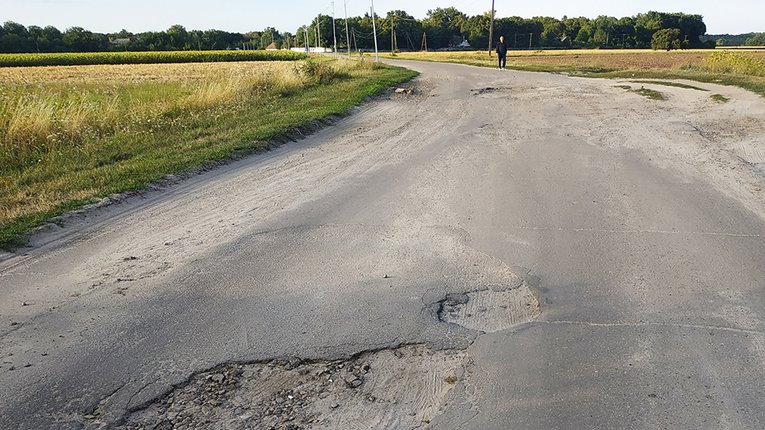 Мешканці вулиці Шведської просять владу Полтави відремонтувати дорогу