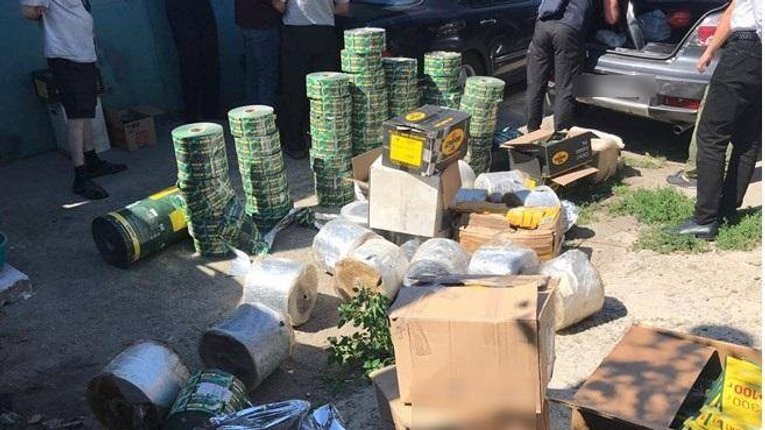 Підприємливі ділки готували кавовий фальсифікат до продажу на Київщині