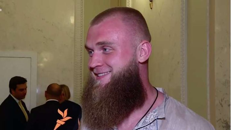 Нардеп від «Слуги народу» не запам’ятав прізвище прем’єра, за якого щойно голосував