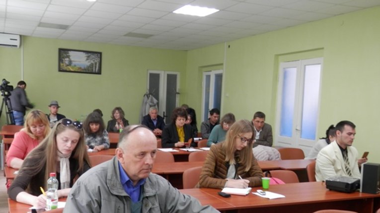 Глобинську громаду скликають на слухання з приводу появи свиноферми
