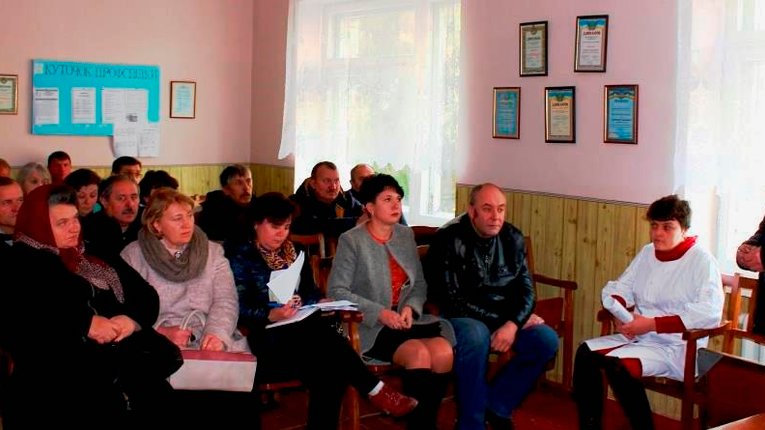 Медики Оржиці закликають владу сприяти розв'язанню наявних проблем районної лікарні