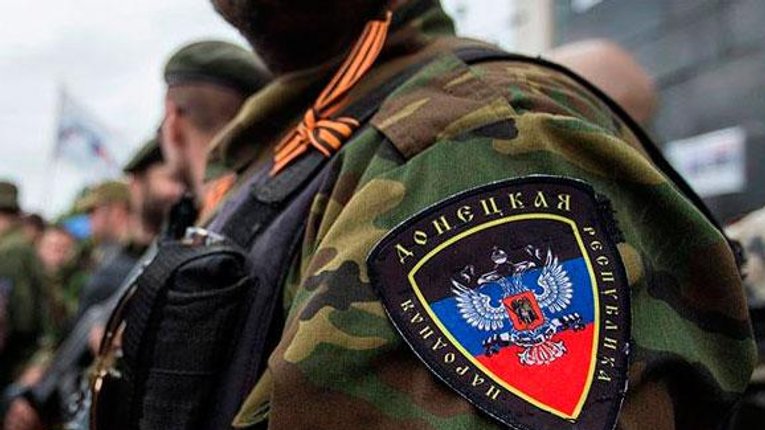Терористи «ДНР» ледь не застрелили жінку з трирічною дитиною