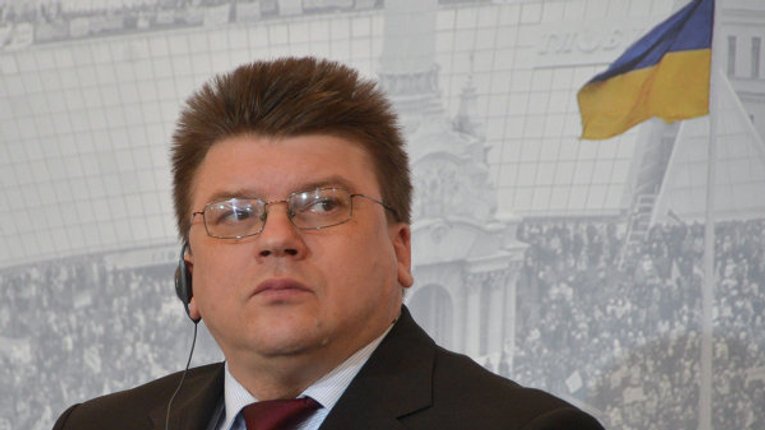 Україну загублять «професійні активісти», що живуть на гранти – блогер