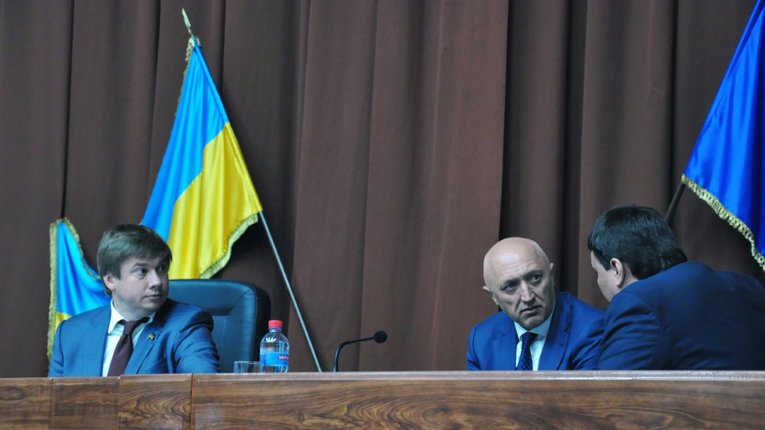 Випадковість чи закономірність у PROZZORих діях обласних керманичів