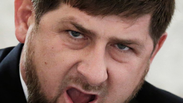 Кадиров погрожує заморозити у банках Чечні рахунки Трампа та Меркель, якщо такі будуть