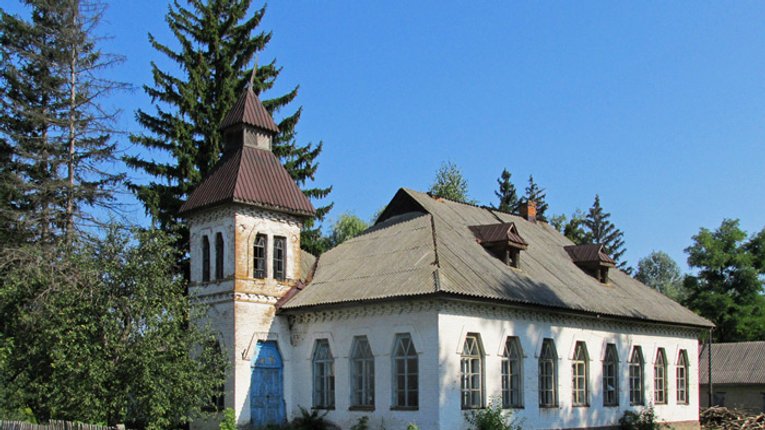 Застигла симфонія українського модерну на Полтавщині