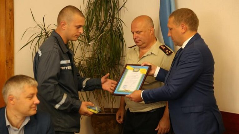 Кременчуцькі пожежники отримали квартири з нагоди професійного свята