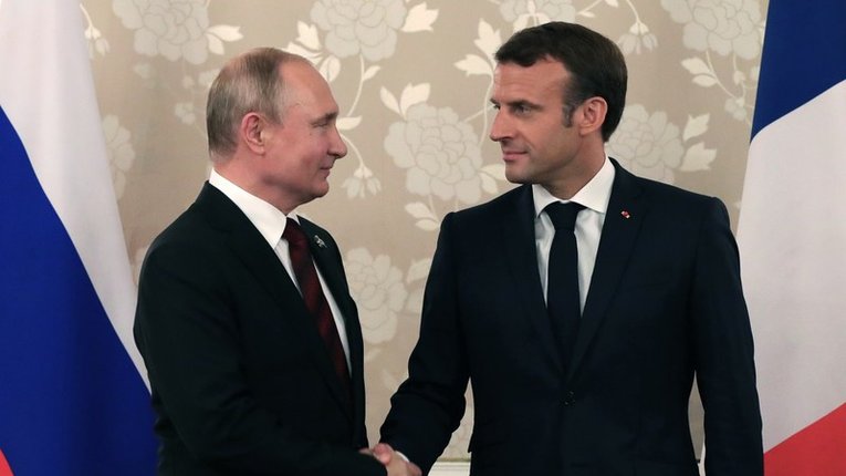 Попри війну на Донбасі, Макрон вважає рішення дружити з Путіним – стратегічним