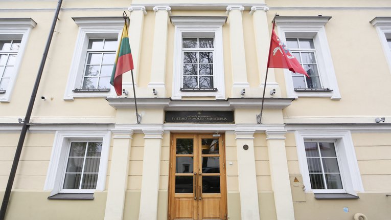 Уряд Литви підвищить виплати педагогам, які викладають литовську мову закордоном