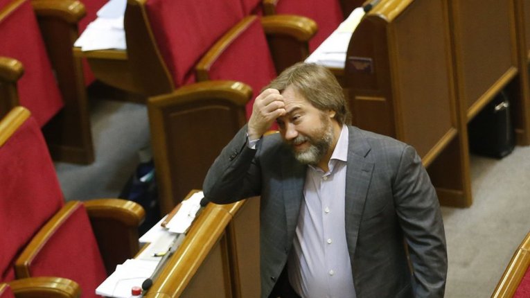 Інститут «смотрящих» від Зеленського: олігарху Новинському віддали Херсонщину