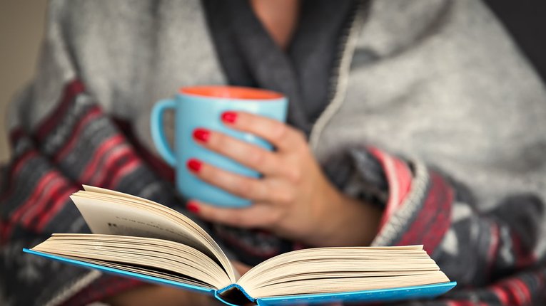 Читання книг допомагає підготуватись до сну