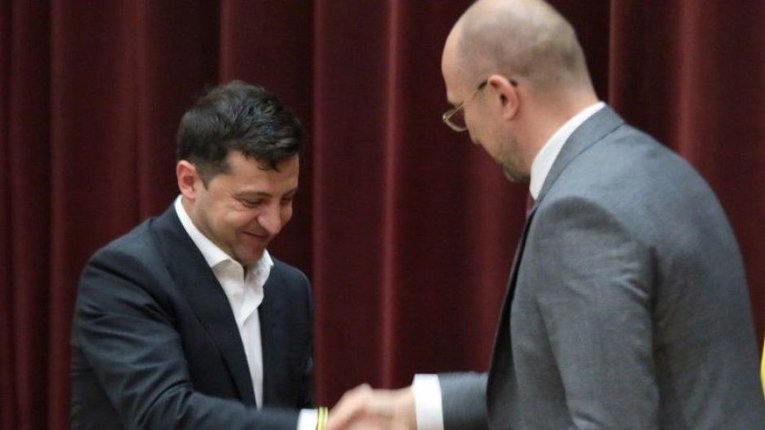 «Байдуже під яким пам'ятником призначати побачення»: уряд «обрізав» бюджет Інституту нацпам’яті