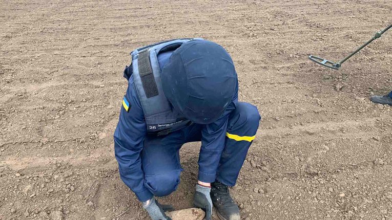 Харківські надзвичайники знешкодили майже півтисячі застарілих боєприпасів