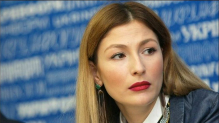 Еміне Джапарова