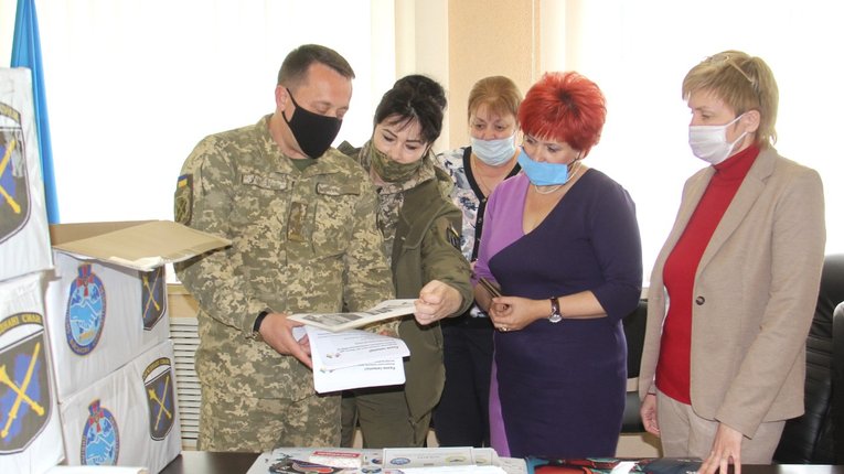 Ворог близько: вихованців прифронтових шкіл Волновахи та Мар'їнки привчають до мінної безпеки