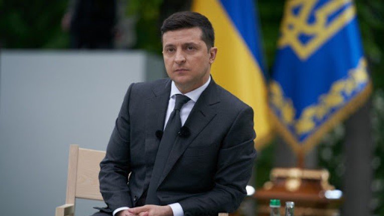 Зеленський розповів про валютну політику: курс гривні стримувати не будуть