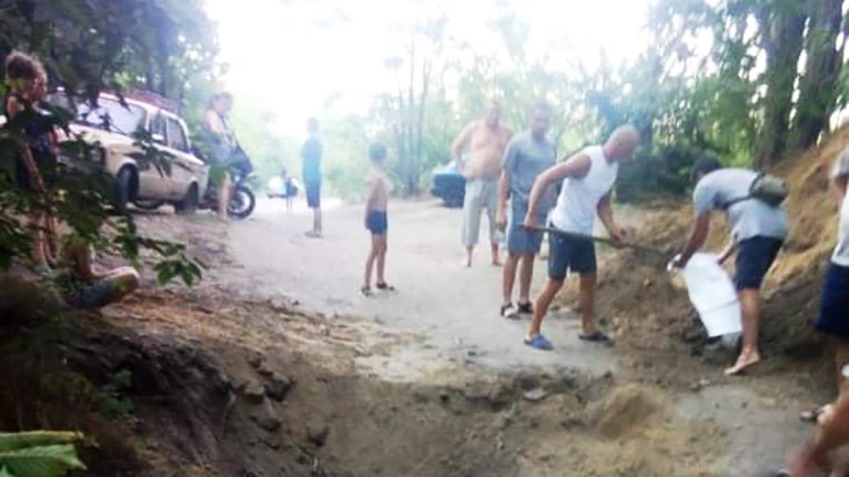 Природна окраса Полтавщини, гора Пивиха, страждає від навали відпочивальників