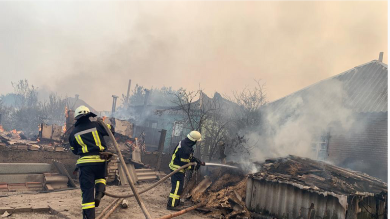 Внаслідок масштабної пожежі на Луганщині загинуло 5 осіб, 9 – госпіталізовано
