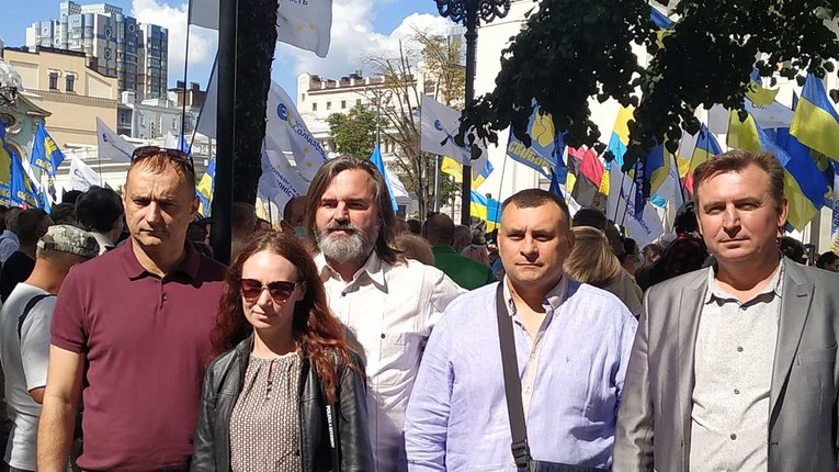 Ідейні «за гроші» та «прохідні місця» у партійному списку «ЄС» взялися захищати мову