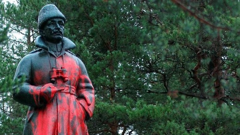 У Фінляндії вандали спаплюжили 2 пам'ятники маршалу Маннергейму