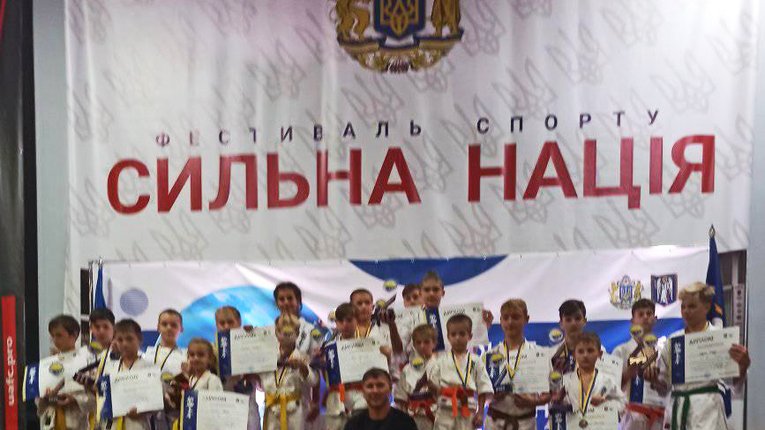 Юні каратисти Полтавщини продемонстрували свою майстерність на чемпіонаті в Києві