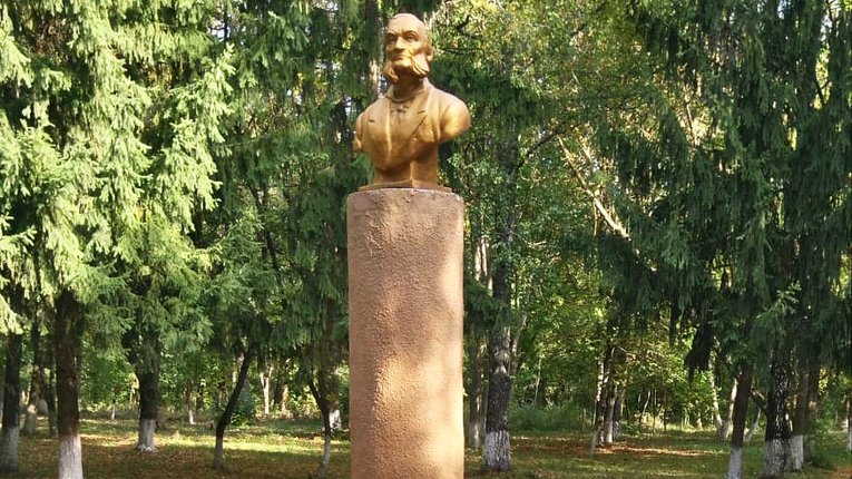 У Семенівському районі оновили парк імені байкаря Глібова