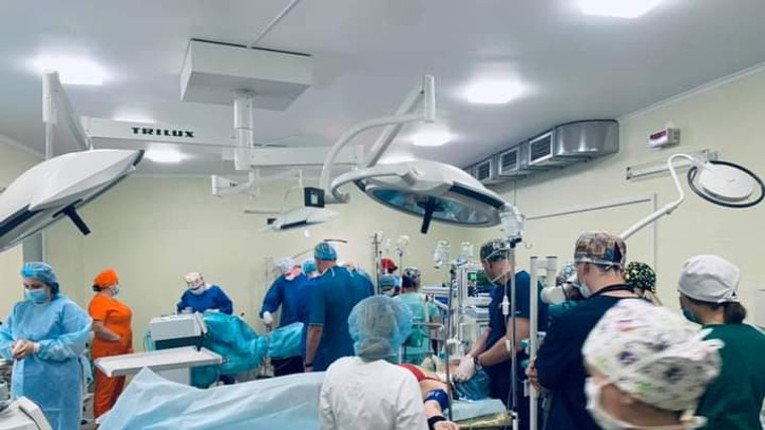Чотири трансплантації за одну добу
