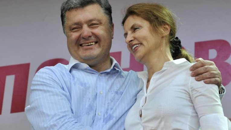 Мільйони Порошенка: родина експрезидента тримає вдома понад 2 тонни готівки