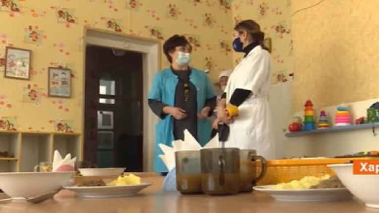На Харківщини у дитячих садочках закінчився хліб, а замість супу – баланда