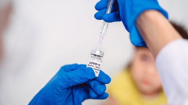 Корпорація «Moderna» випробовуватиме антикоронавірусну вакцину на дітях