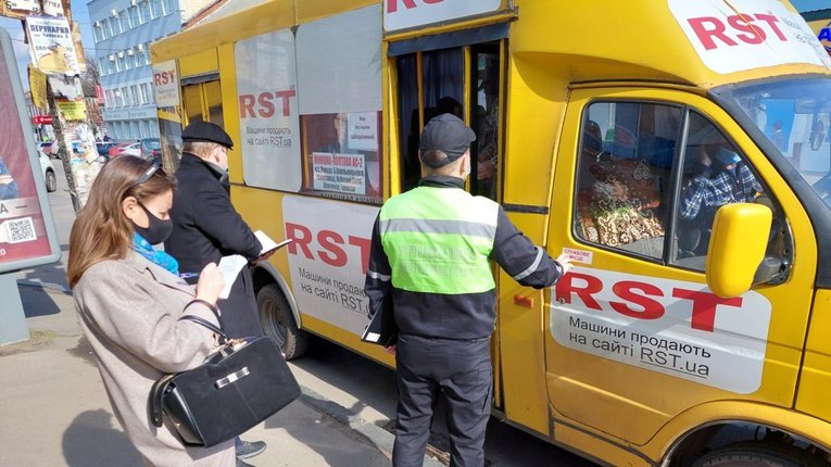Водіям Полтави виписали 55 протоколів за порушення карантину