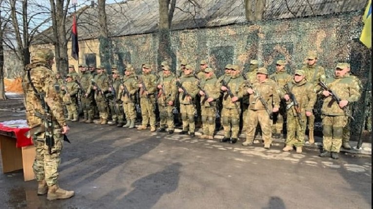 Правий сектор «без зайвого пафосу» оголосив мобілізацію