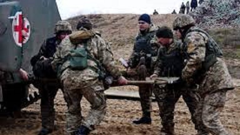 Внаслідок ворожого вогню один український військовий дістав поранення — штаб ООС