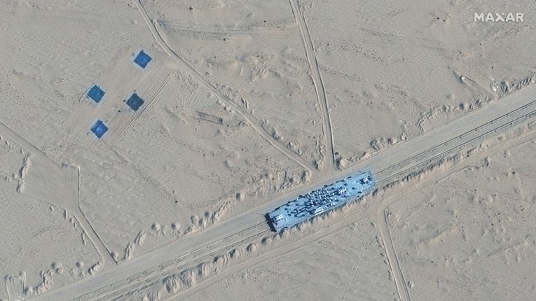 В одній із пустель Китаю виявили корпуси бойових суден
