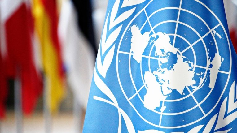 В ООН позбавили права голосу вісім країн
