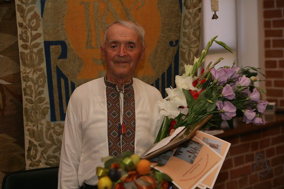 Гончар Василь Омеляненко. Інколи здається, що я й сам із глини