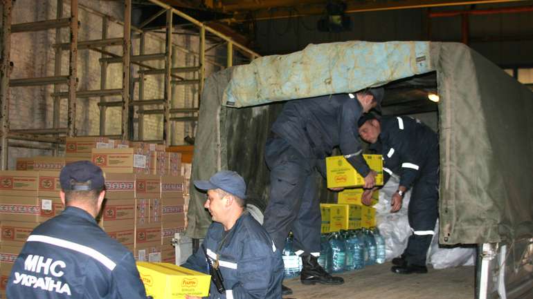 Полтавські рятувальники відвезли 5,5 тонн гуманітарної допомоги піротехнікам та військовим на Донбас