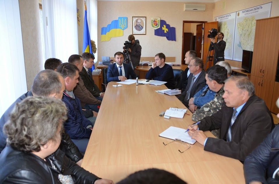 Мобілізовані полтавські автобуси зламалися: 15 чиновників з 3 відомств сперечаються кому ремонтувати.