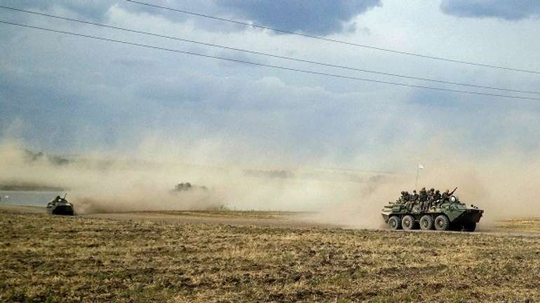 РФ розмістила на материковій частині України біля кордону з Кримом важку техніку