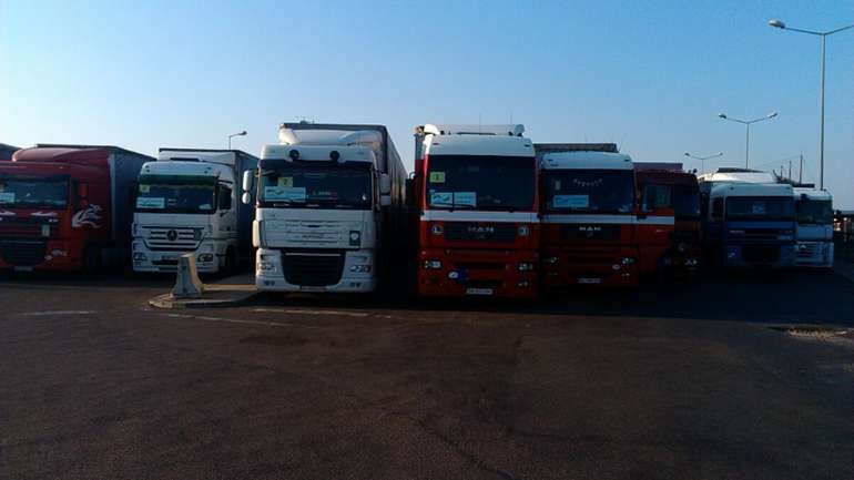 Вантажівки з гуманітарною допомогою від Німеччини уже на території України