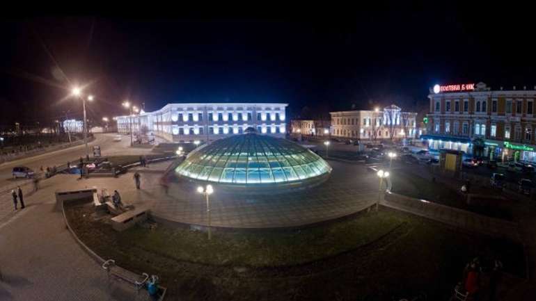Полтавські вулиці стали освітлювати на півгодини менше