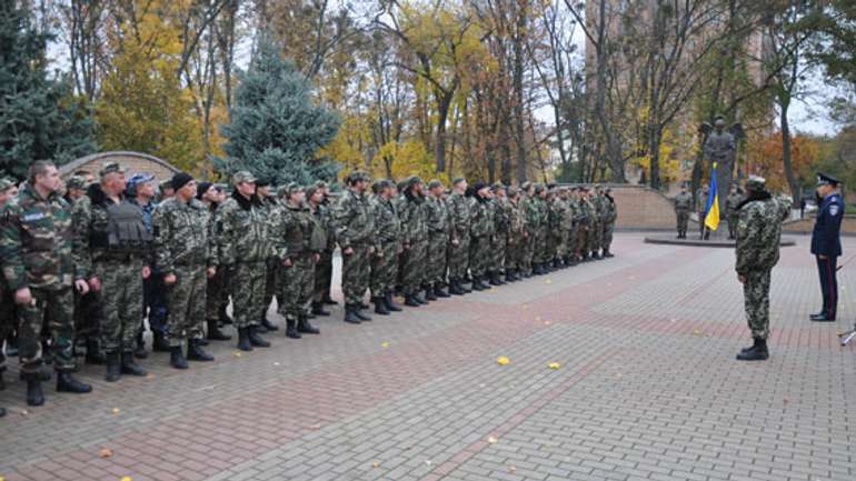 У Полтаві зустріли правоохоронців, які повернулися з Донбасу