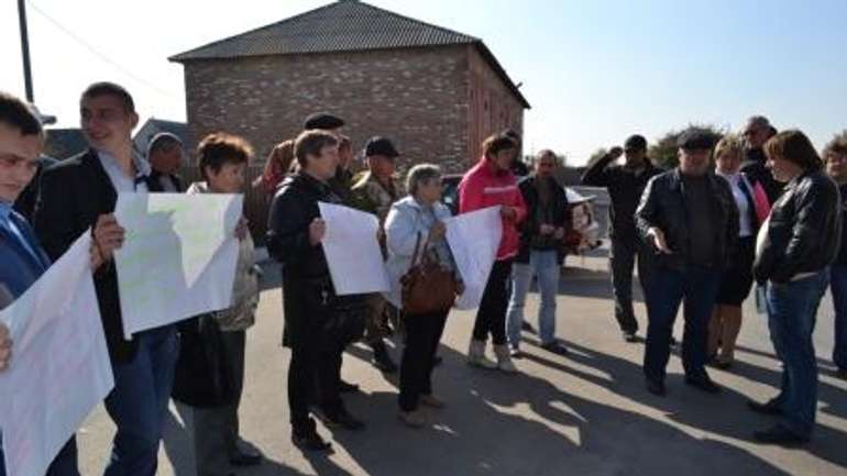 Нацгвардійці пікетують фірми за відмову поблагочинствувати на користь армії