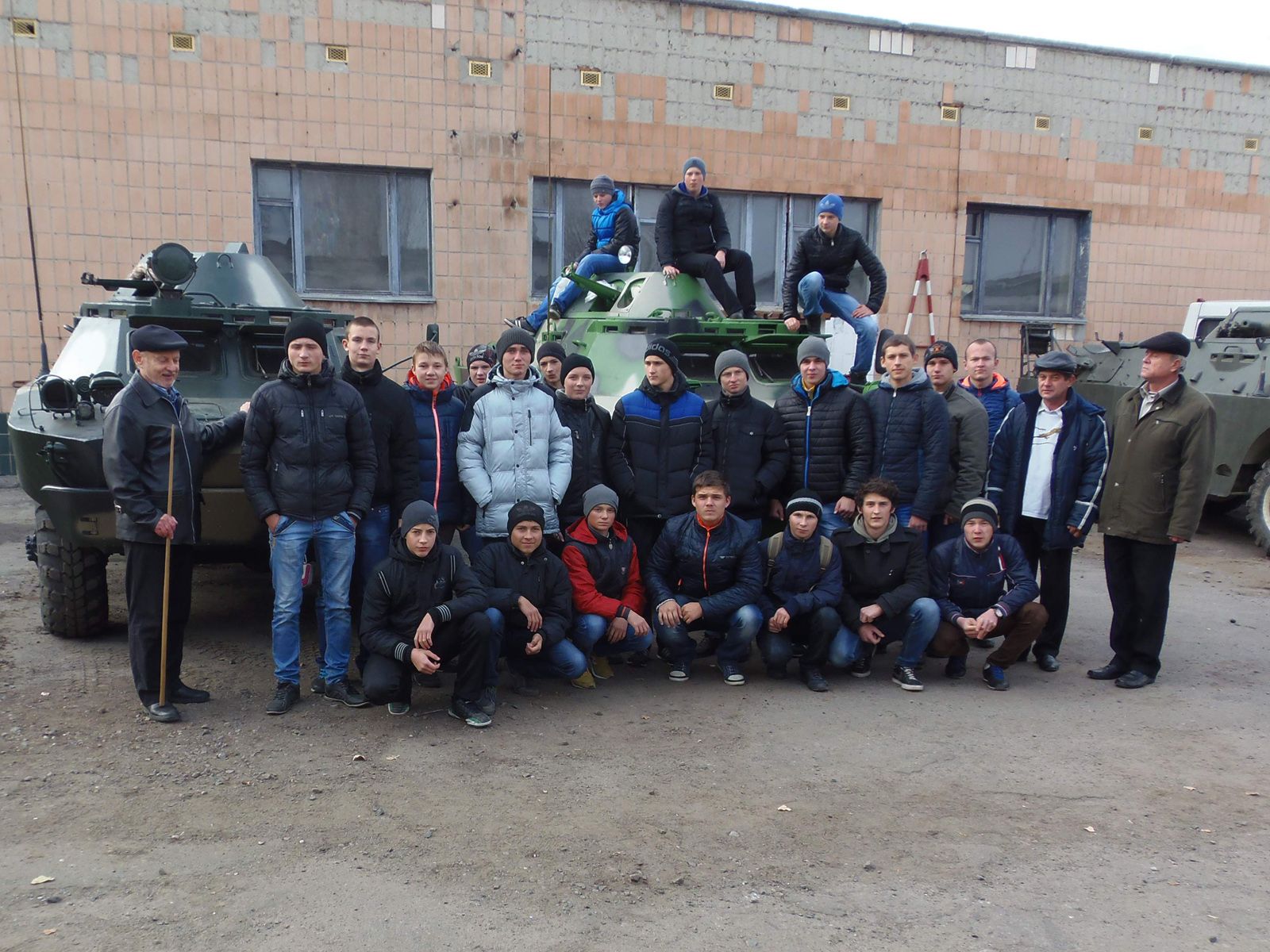 У Полтаві учні Гадяцького вищого професійного аграрного училища навчалися військовій справі