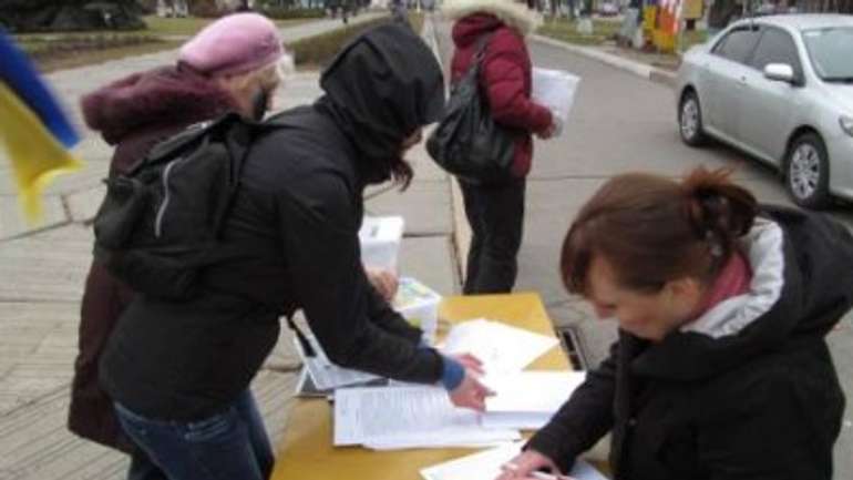 У Полтаві збирали підписи для позбавлення Кобзона звання почесного громадянина міста