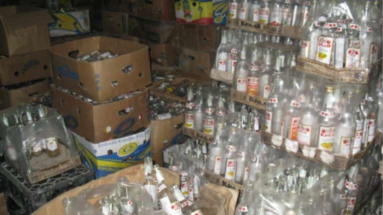Припинено діяльність злочинної групи, учасники якої виготовляли і продавали алкоголь