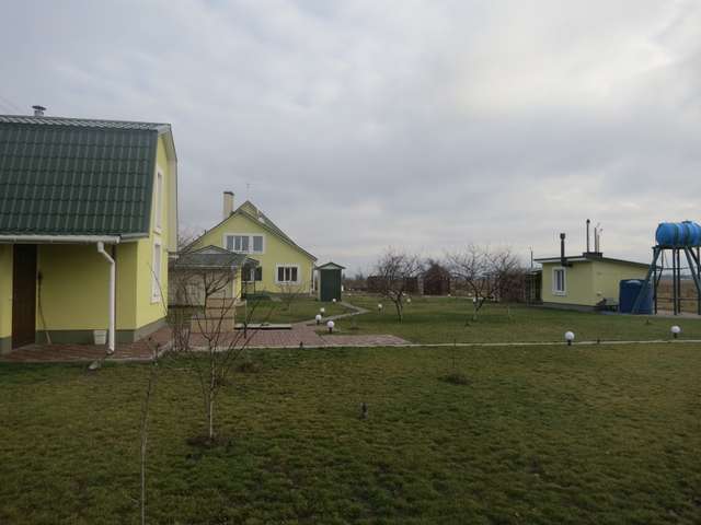 Ще один полтавський «суддя з нетрів» зводе собі новий прихисток: 4 будинки і озерце_1